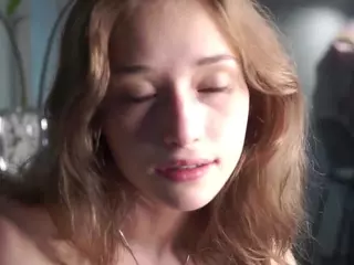 Mia's Live Sex Cam Show