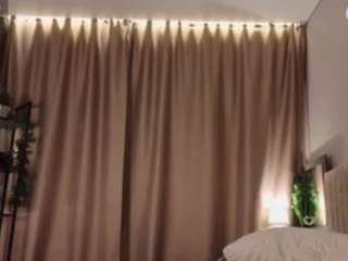 maxinegise's CamSoda show and profile