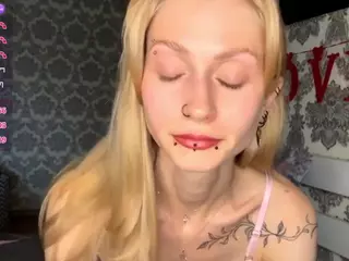 AlbertaCovert's Live Sex Cam Show
