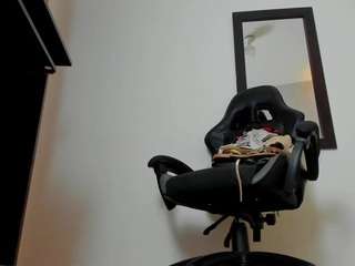 alma-fenix Live Webcam on CamSoda