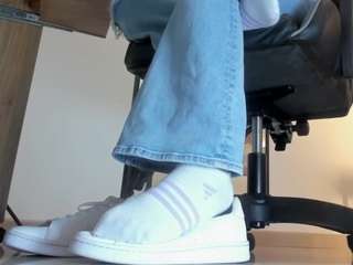 alma-fenix's CamSoda show and profile