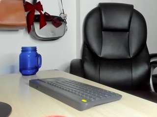 alma-fenix Live Webcam on CamSoda