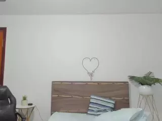 alma-fenix's Live Sex Cam Show