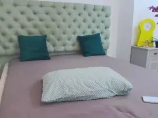 AnneBlueeyes's Live Sex Cam Show