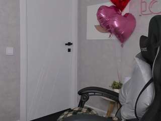 betty-smith's CamSoda show and profile