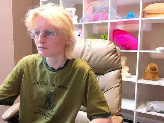 Betty's Live Sex Cam Show