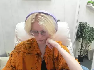 Betty's Live Sex Cam Show