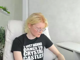 Betty's Live Sex Cam Show
