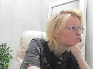 Betty's Live Sex Cam Show