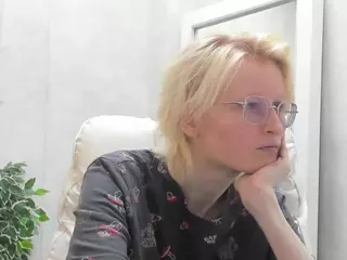 Betty's Live Sex Cam Show