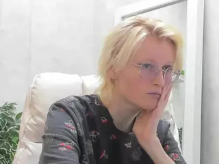 Betty's Live Sex Cam Show