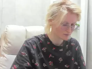Betty's Live Sex Cam Show