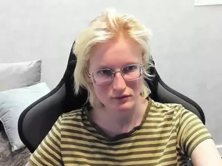 Betty's Live Sex Cam Show