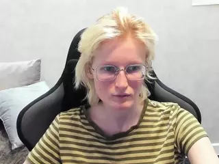 Betty's Live Sex Cam Show
