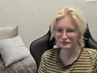 Betty's Live Sex Cam Show