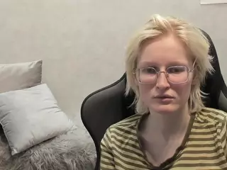 Betty's Live Sex Cam Show