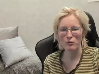 Betty's Live Sex Cam Show