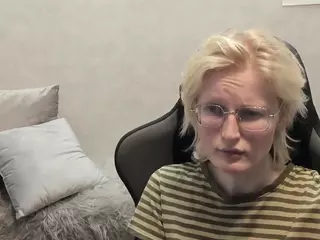 Betty's Live Sex Cam Show