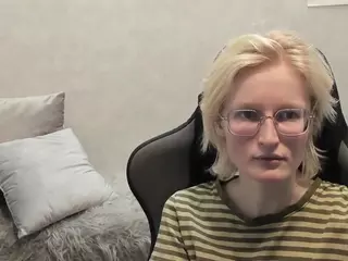 Betty's Live Sex Cam Show