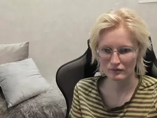 Betty's Live Sex Cam Show