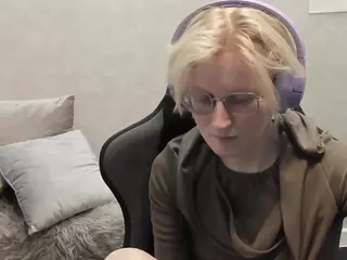 Betty's Live Sex Cam Show