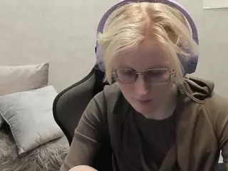 Betty's Live Sex Cam Show