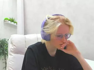 Betty's Live Sex Cam Show