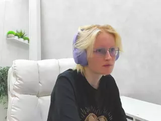 Betty's Live Sex Cam Show