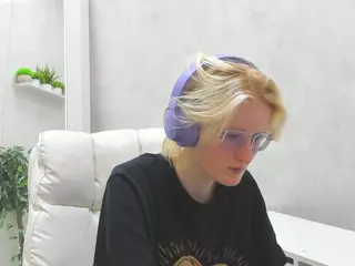 Betty's Live Sex Cam Show