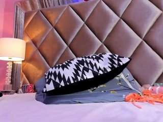 le modèle gisell-twing est en webcam porno dans un show sur le site camsoda, il possède les tags suivants: american,anal toys,average,big balls,big cock,blowjob,brown eyes,colombia,daddy,dildo,drinking,facial,smoking,tattoos,brown hair,hd