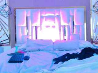 infiniteerosfx's CamSoda show and profile