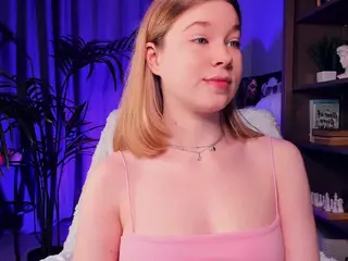LoraFaro's Live Sex Cam Show