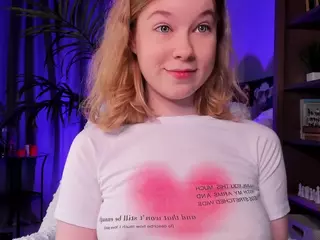 LoraFaro's Live Sex Cam Show