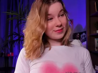 LoraFaro's Live Sex Cam Show