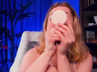 LoraFaro's Live Sex Cam Show