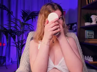 LoraFaro's Live Sex Cam Show