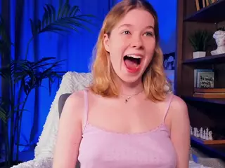 LoraFaro's Live Sex Cam Show