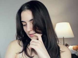 lynnadollins's CamSoda show and profile