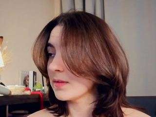 lynnadollins live cam profile