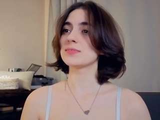 lynnadollins's CamSoda show and profile