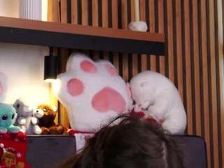 Your little bee - Polly