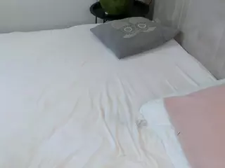 KiraGaves's Live Sex Cam Show