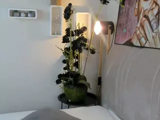 KiraGaves's Live Sex Cam Show