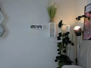 KiraGaves's Live Sex Cam Show