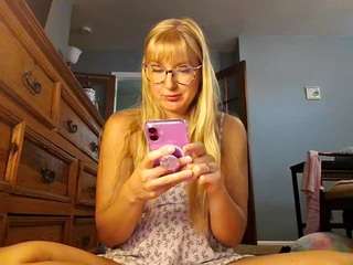 peachymeg Live Webcam on CamSoda