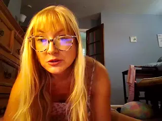 PeachyMeg's Live Sex Cam Show