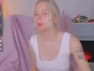 SooKonstellita's Live Sex Cam Show