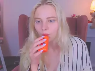 SooKonstellita's Live Sex Cam Show