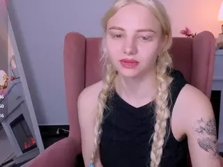 SooKonstellita's Live Sex Cam Show