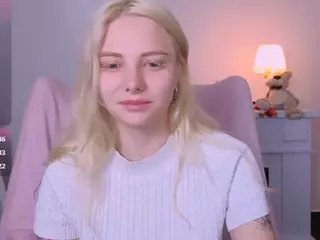 SooKonstellita's Live Sex Cam Show